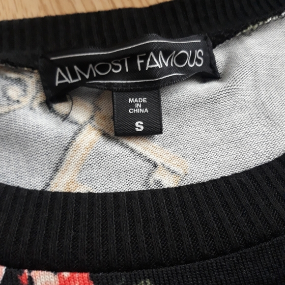 Romantic top - Picture 3 of 4